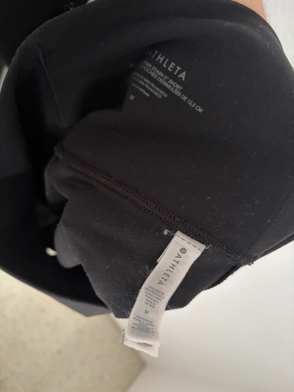 Athleta Black Salutation Stash High Rise 5" Short with Side Pockets - Picture 7 of 7